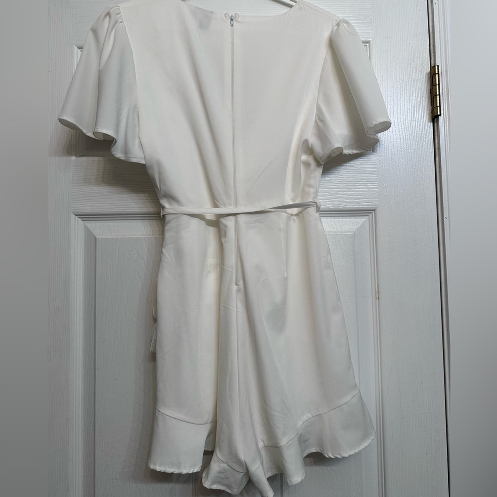 White ruffle romper Size S - Picture 4 of 8
